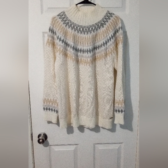 Cozy Cream and Gray Knit Sweater - Picture 1 of 6